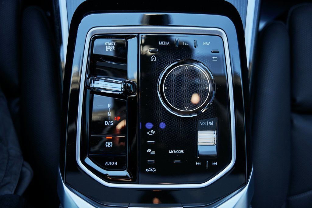 Used 2025 BMW 760i xDrive w/ Executive Package image 66