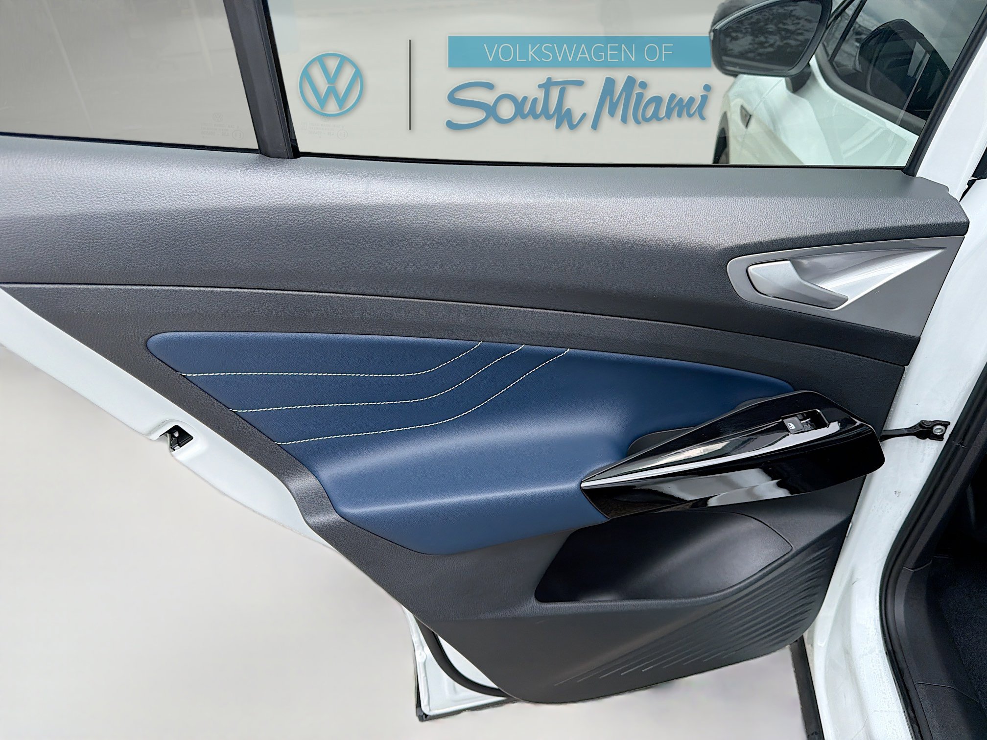 Certified 2025 Volkswagen ID.4 Pro S w/ ID.4 Black Package image 26