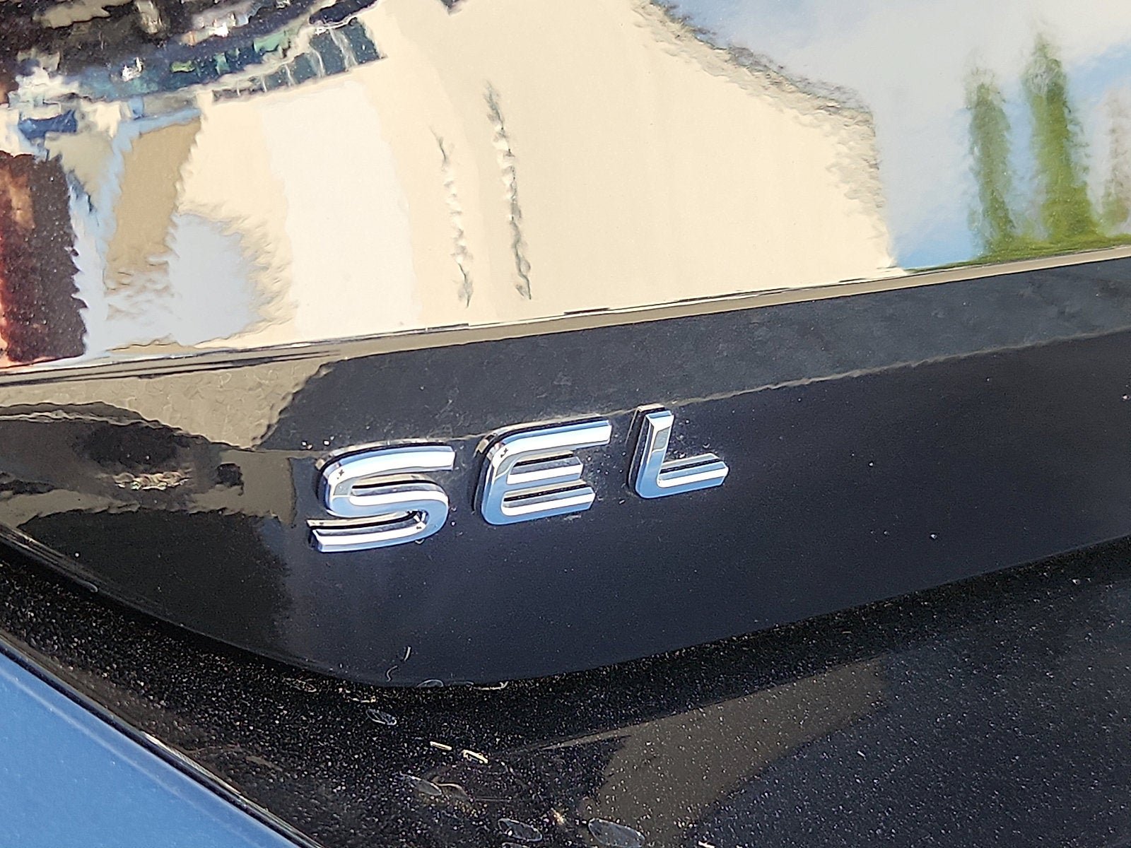 Certified 2025 Volkswagen Tiguan SEL R-Line AWD/4WD image 27