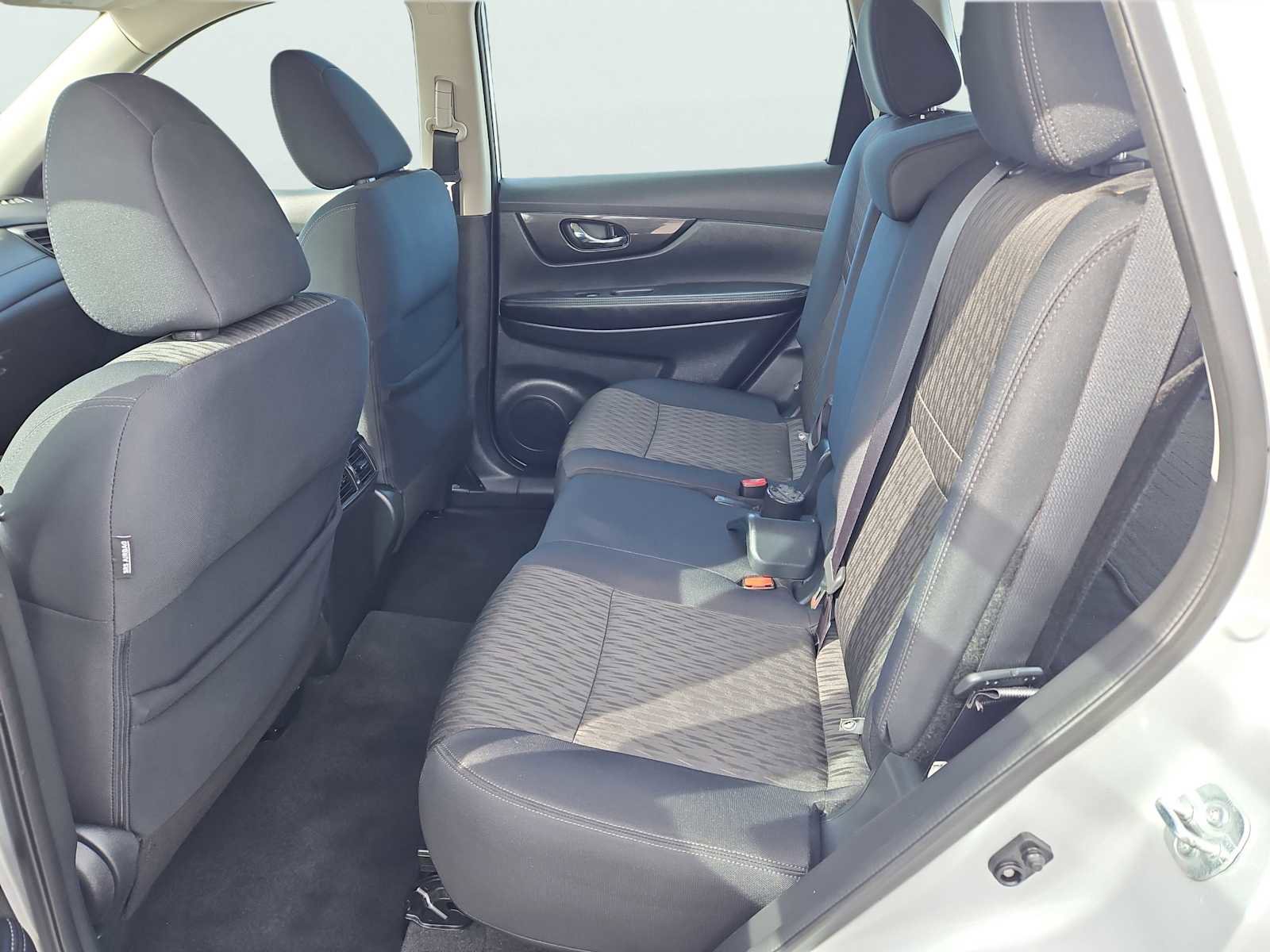 Used 2018 Nissan Rogue S image 26