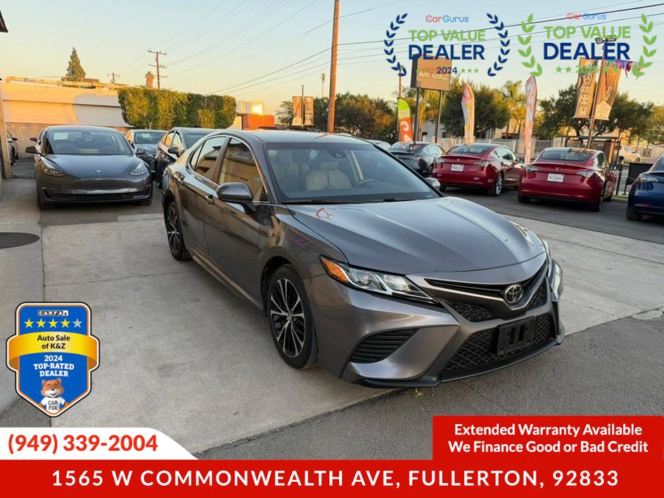 Used 2020 Toyota Camry SE image 11