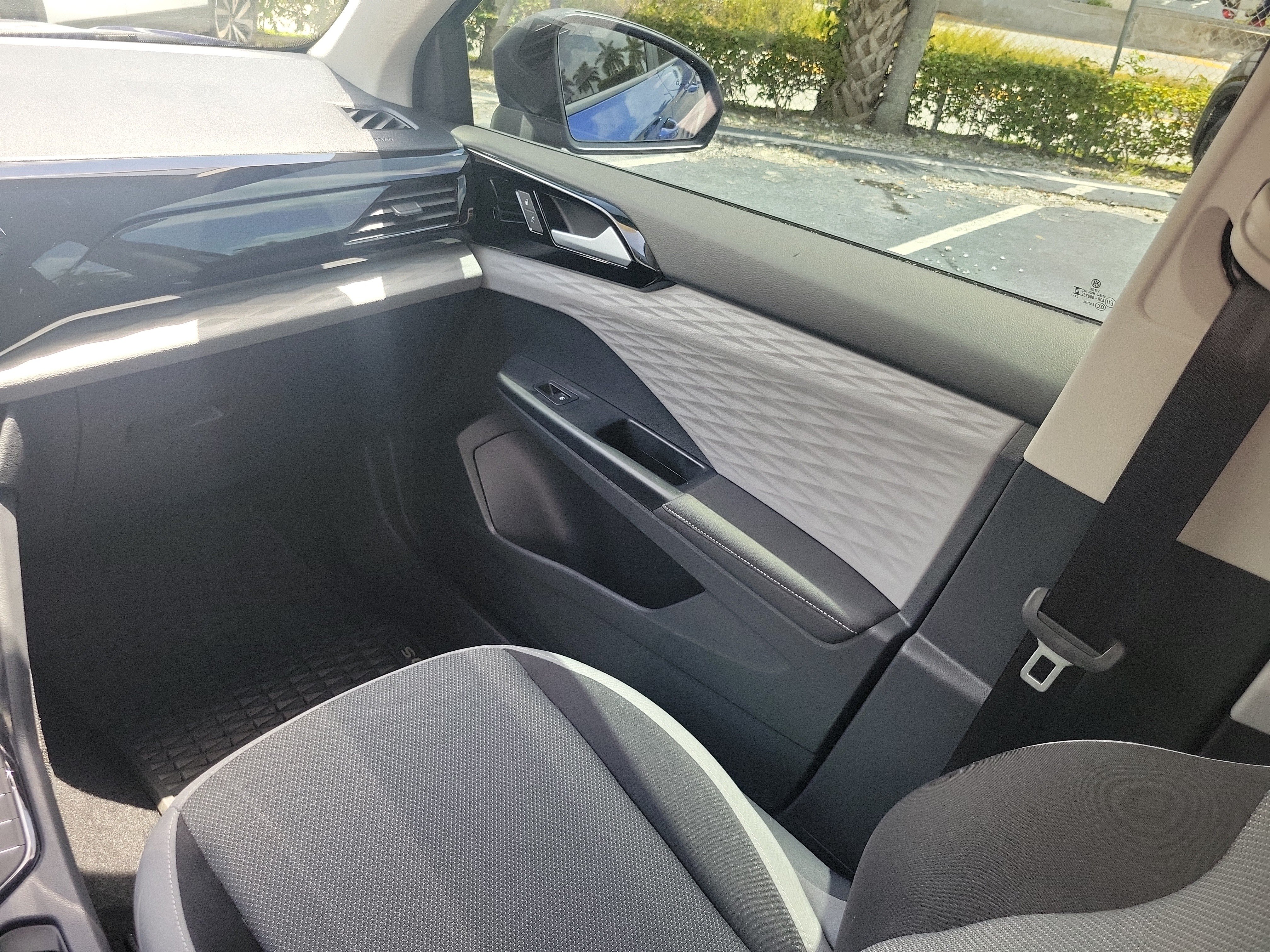 Certified 2024 Volkswagen Taos S FWD image 13