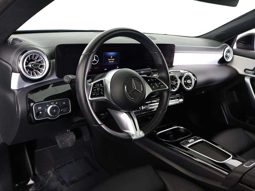 Used 2025 Mercedes-Benz CLA 250 4MATIC image 27