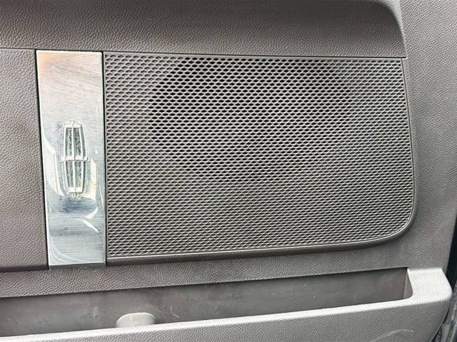 Used 2014 Lincoln Navigator 4WD image 19