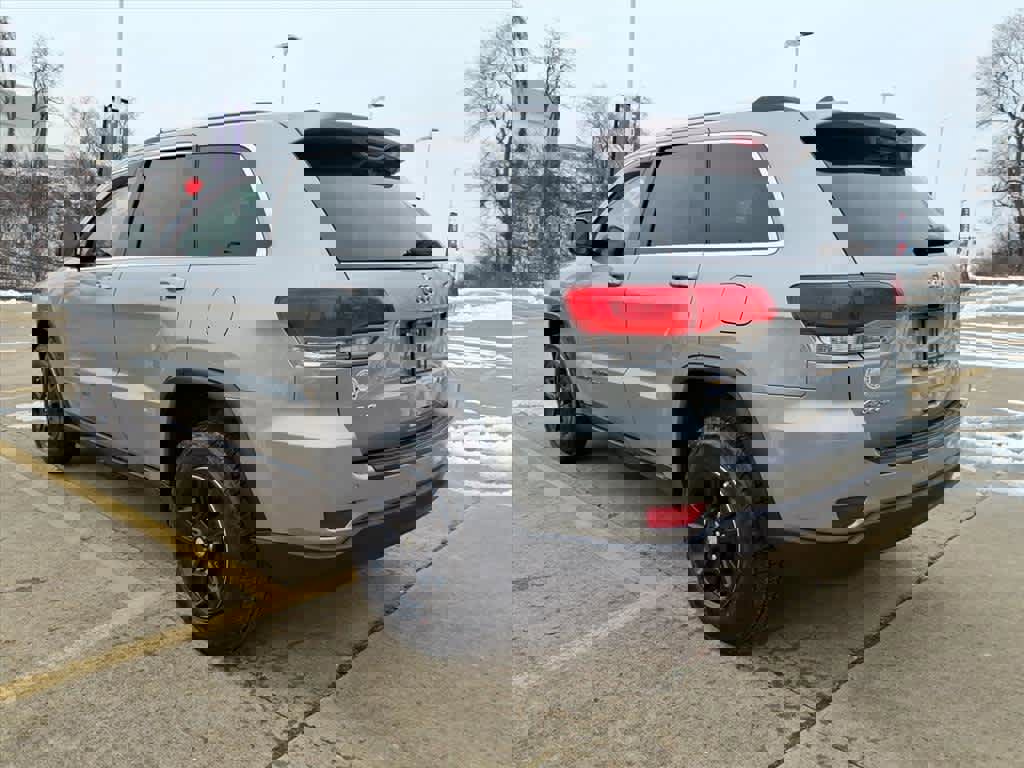 Used 2017 Jeep Grand Cherokee Laredo w/ Quick Order Package 23E image 5