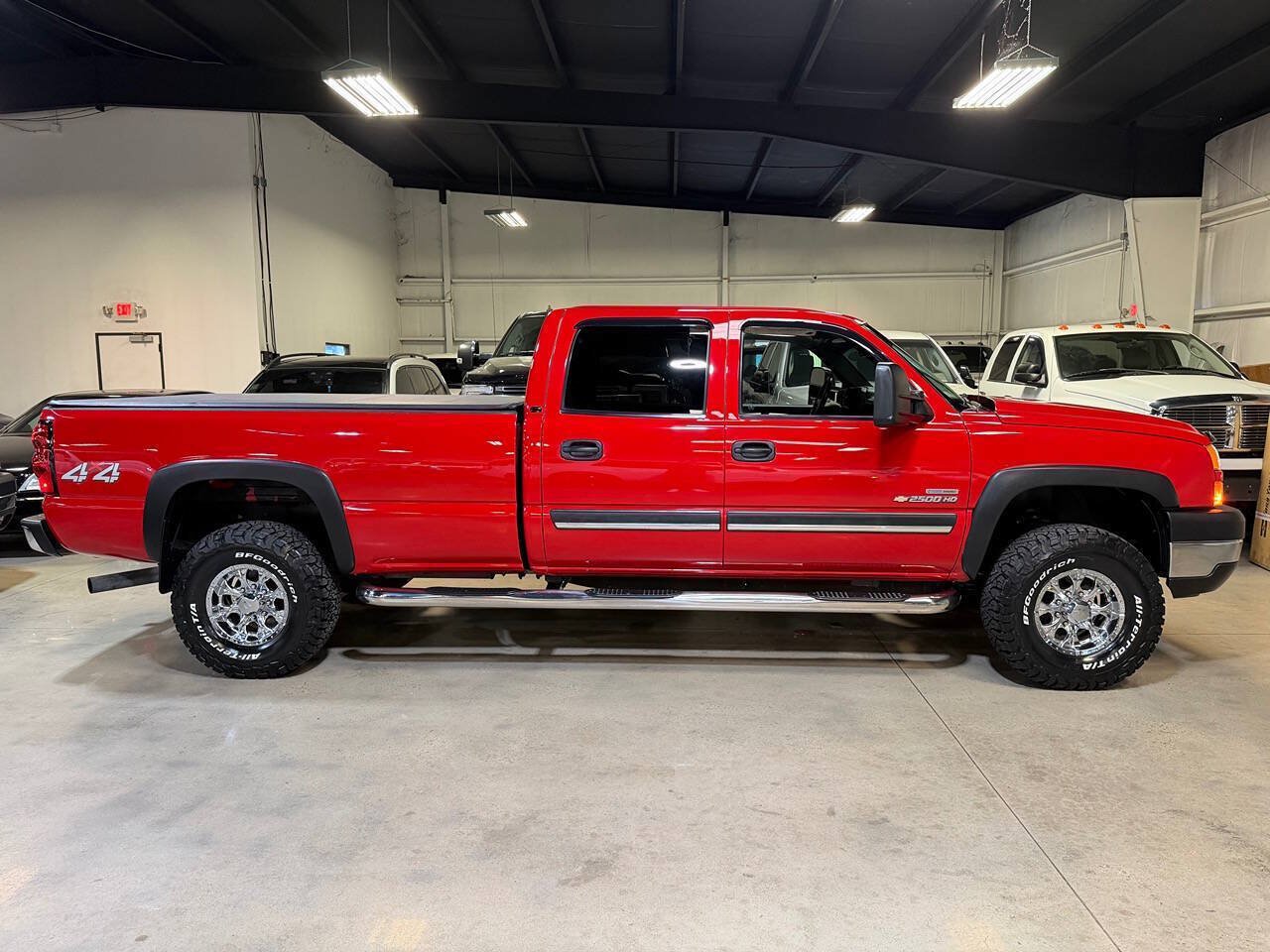 Used 2006 Chevrolet Silverado 2500 LT w/ Heavy-Duty Power Package AWD/4WD image 8