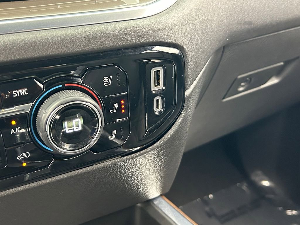 Used 2022 Chevrolet Silverado 1500 High Country image 33