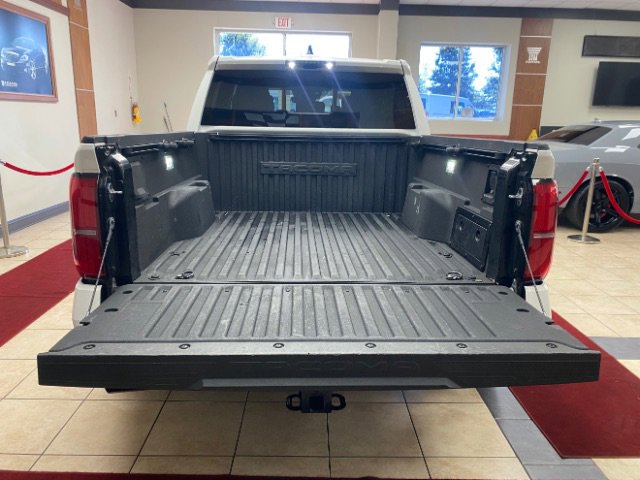 Used 2024 Toyota Tacoma TRD Sport w/ TRD Sport Upgrade Package image 9