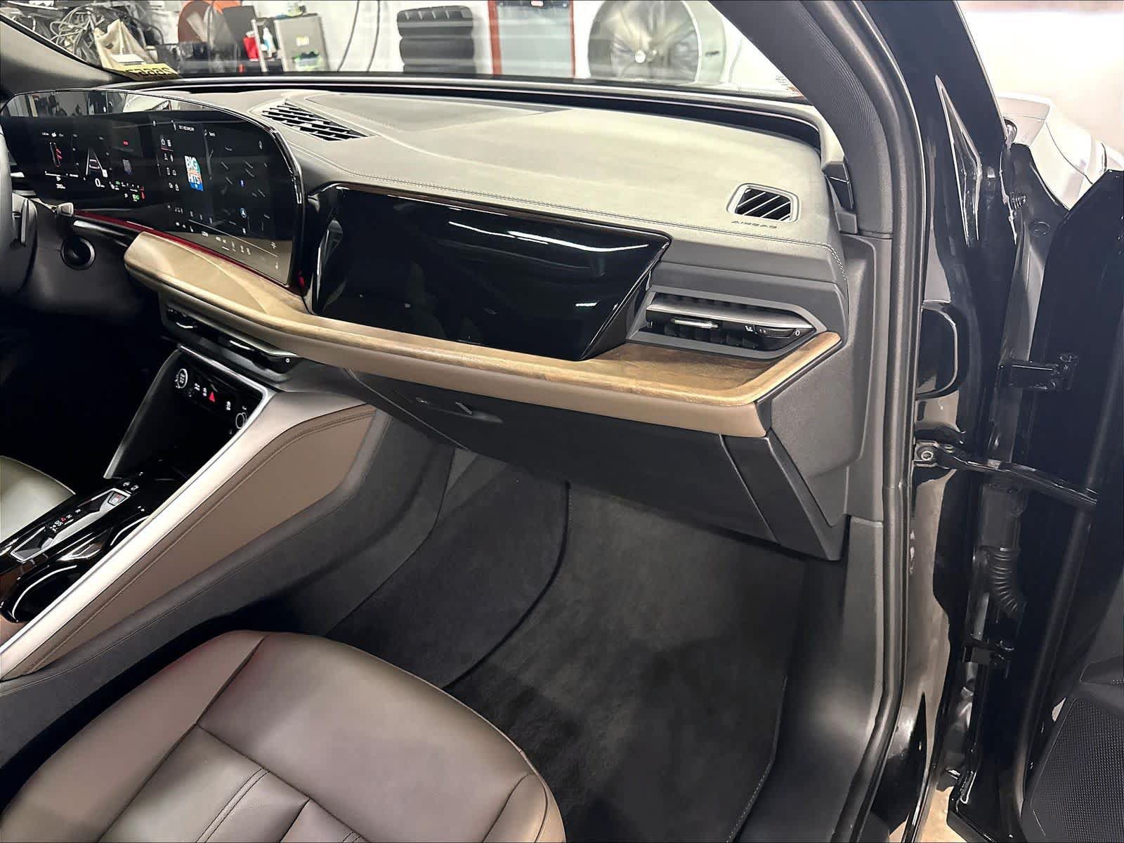 Certified 2025 Audi Q5 Premium AWD/4WD image 17