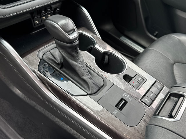 Certified 2021 Toyota Highlander Limited FWD image 27