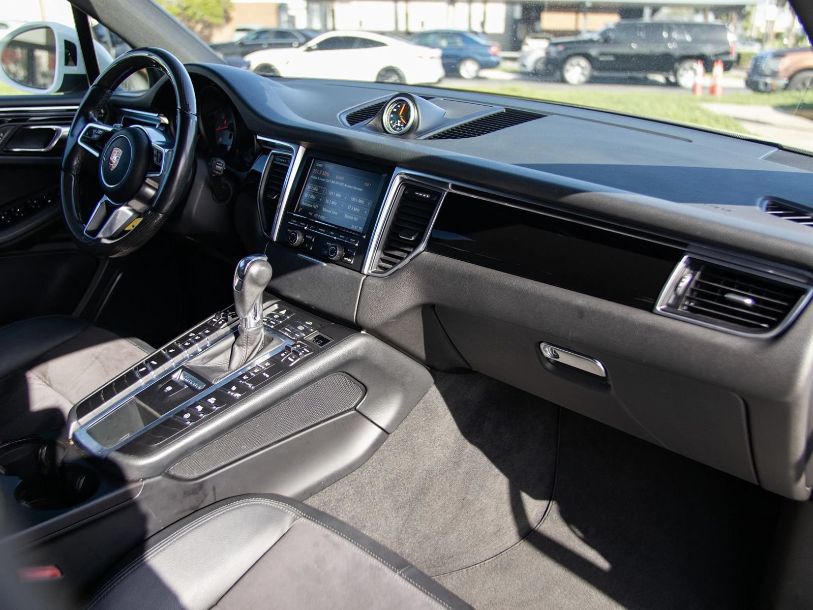 Used 2015 Porsche Macan S w/ Infotainment Package AWD/4WD image 22