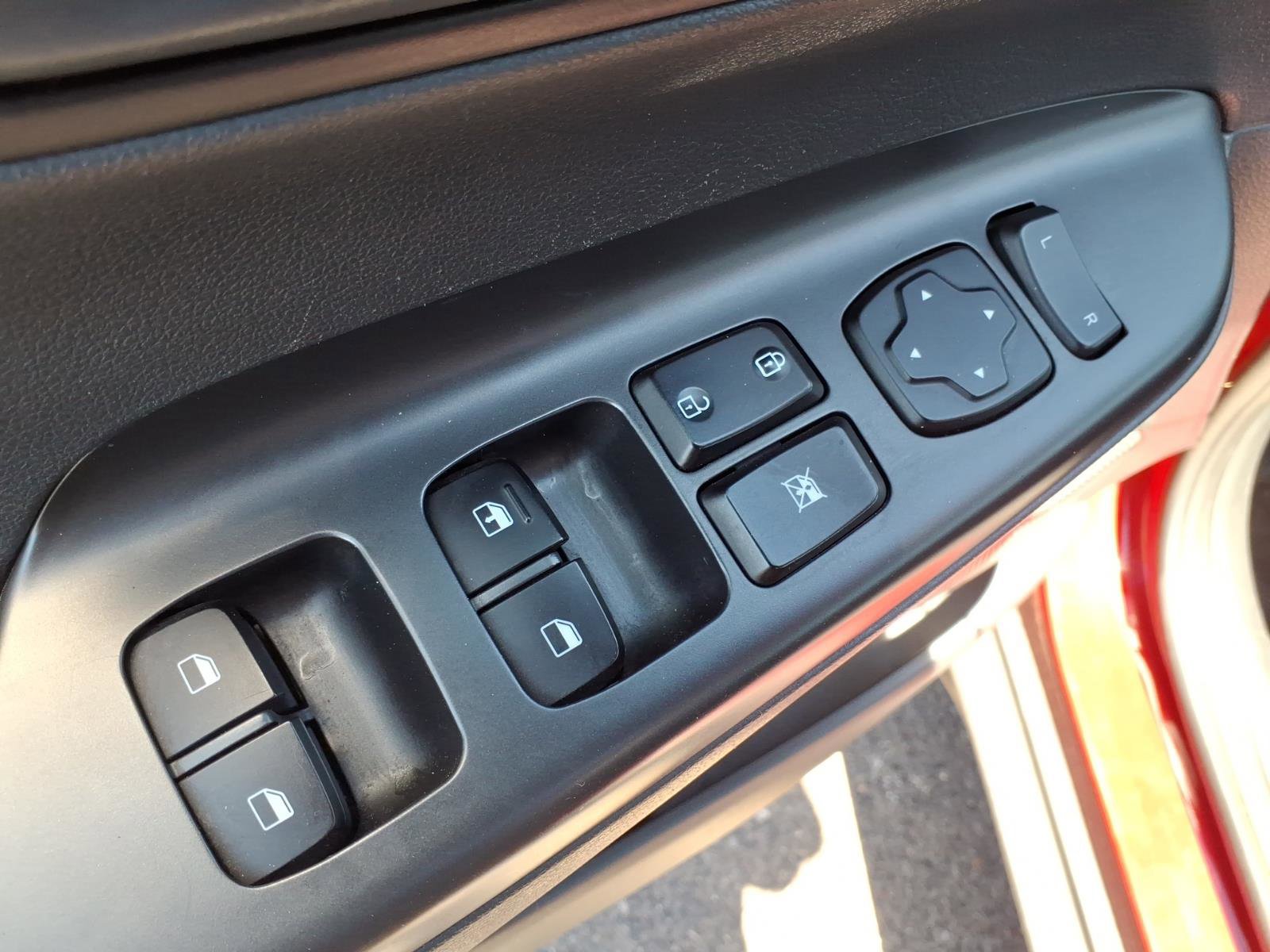 Used 2023 Hyundai Kona SE FWD image 12