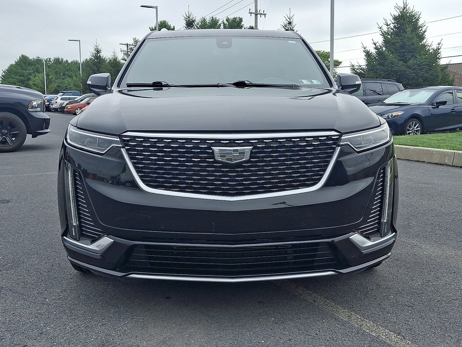 Used 2022 Cadillac XT6 Premium Luxury w/ LPO, Floor Liner Package AWD/4WD image 2