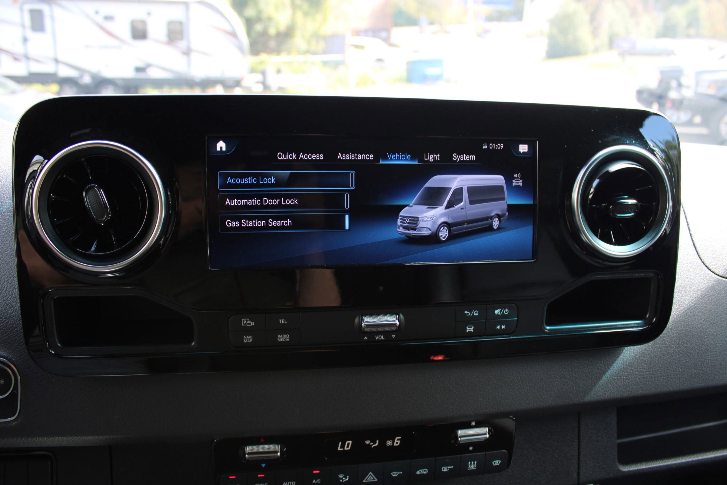 Used 2024 Mercedes-Benz Sprinter 2500 image 19