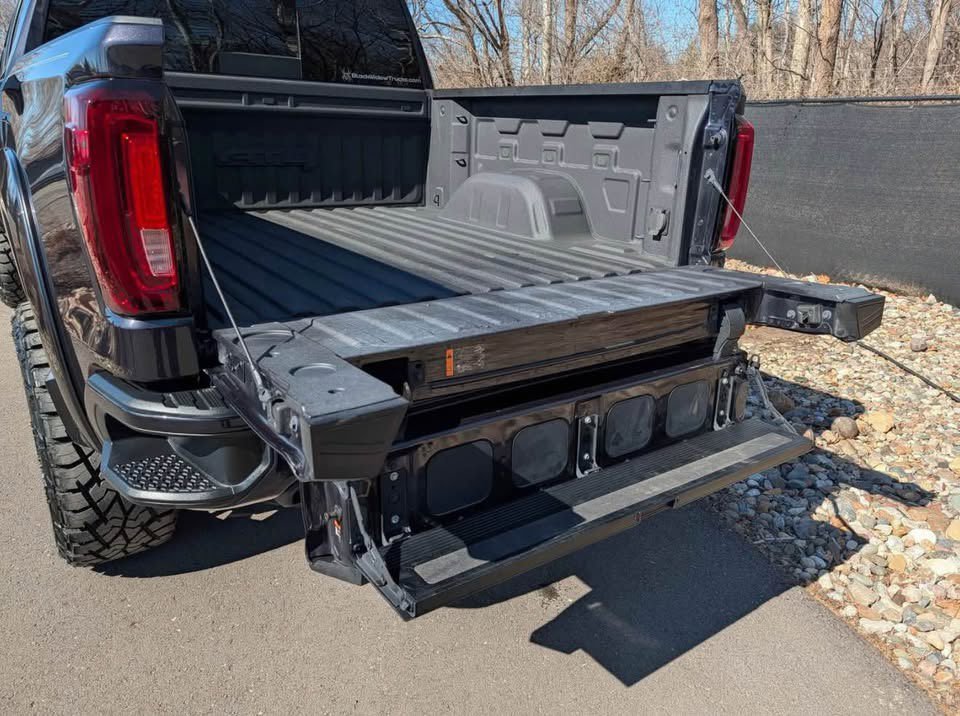 Used 2023 GMC Sierra 1500 AT4 w/ AT4 Premium Package AWD/4WD image 6