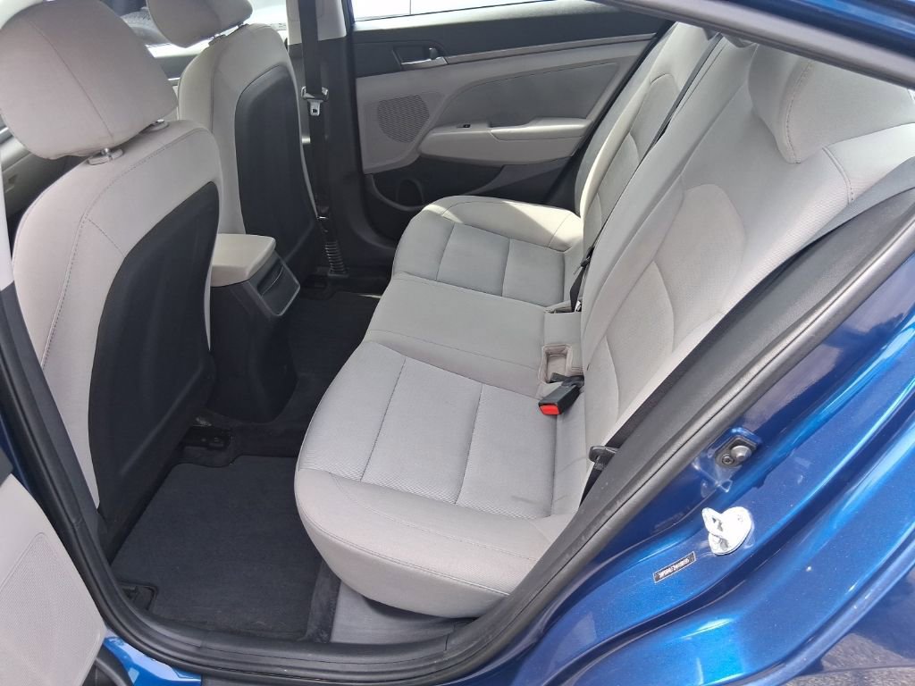 Used 2017 Hyundai Elantra SE image 19