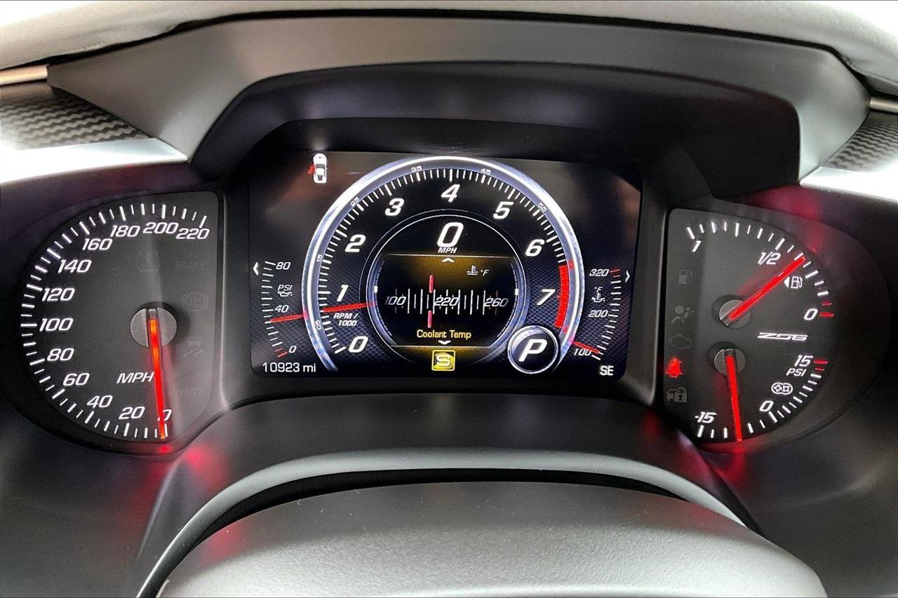 Used 2019 Chevrolet Corvette Z06 RWD image 12