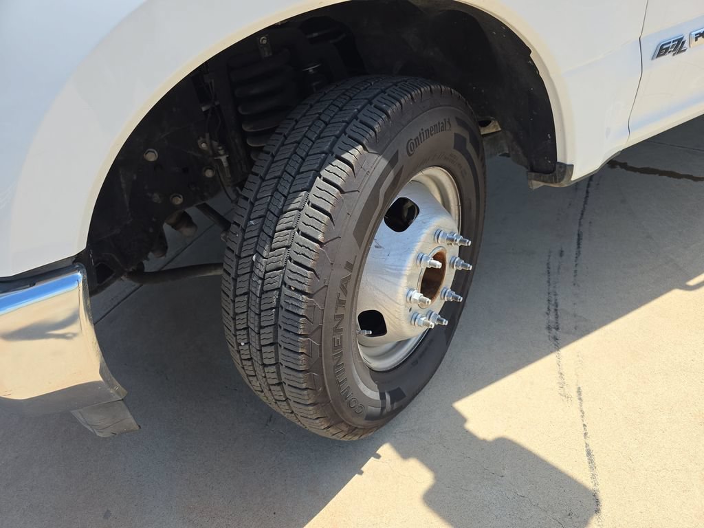 Used 2017 Ford F350 XL w/ Power Equipment Group RWD image 31
