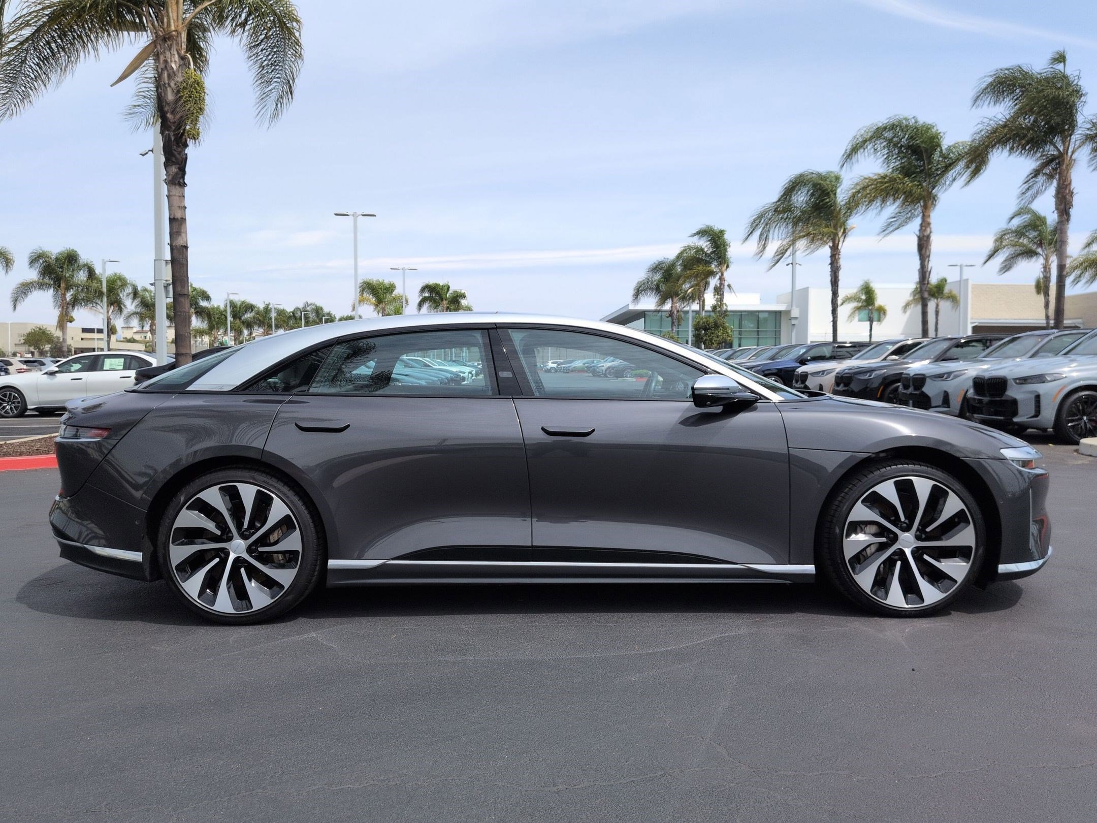 Used 2022 Lucid Air Grand Touring image 11