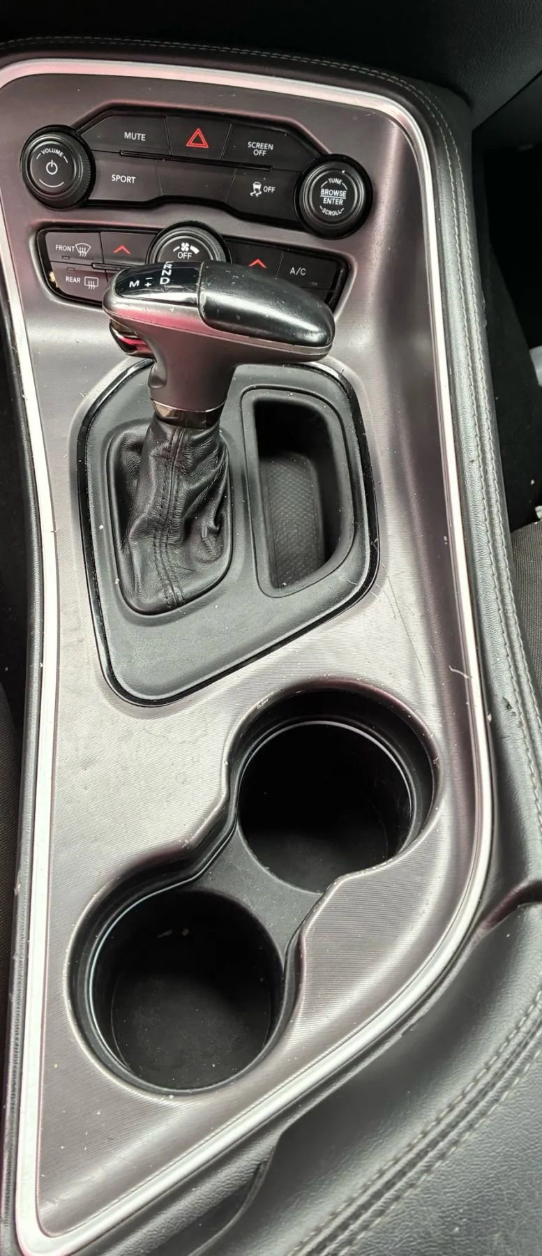 Used 2019 Dodge Challenger SXT image 13