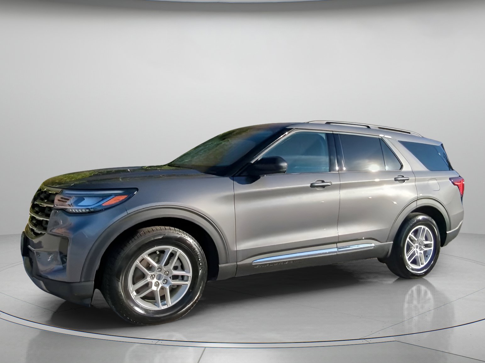 New 2025 Ford Explorer Active w/ Active Comfort Package image 13