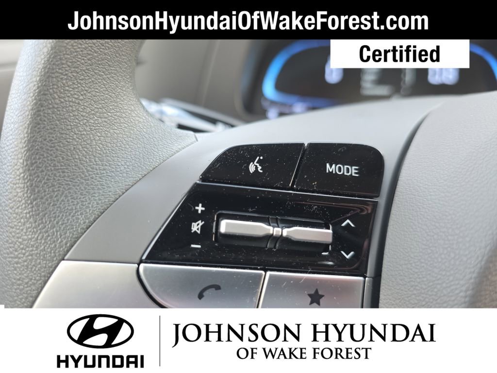 Certified 2025 Hyundai Elantra SE image 24