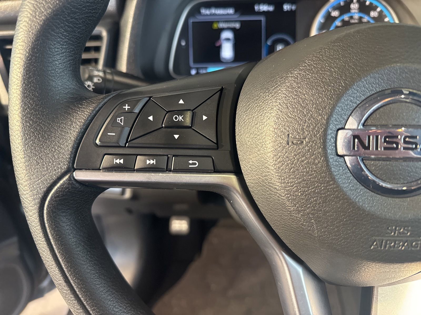 Used 2022 Nissan Leaf S image 19