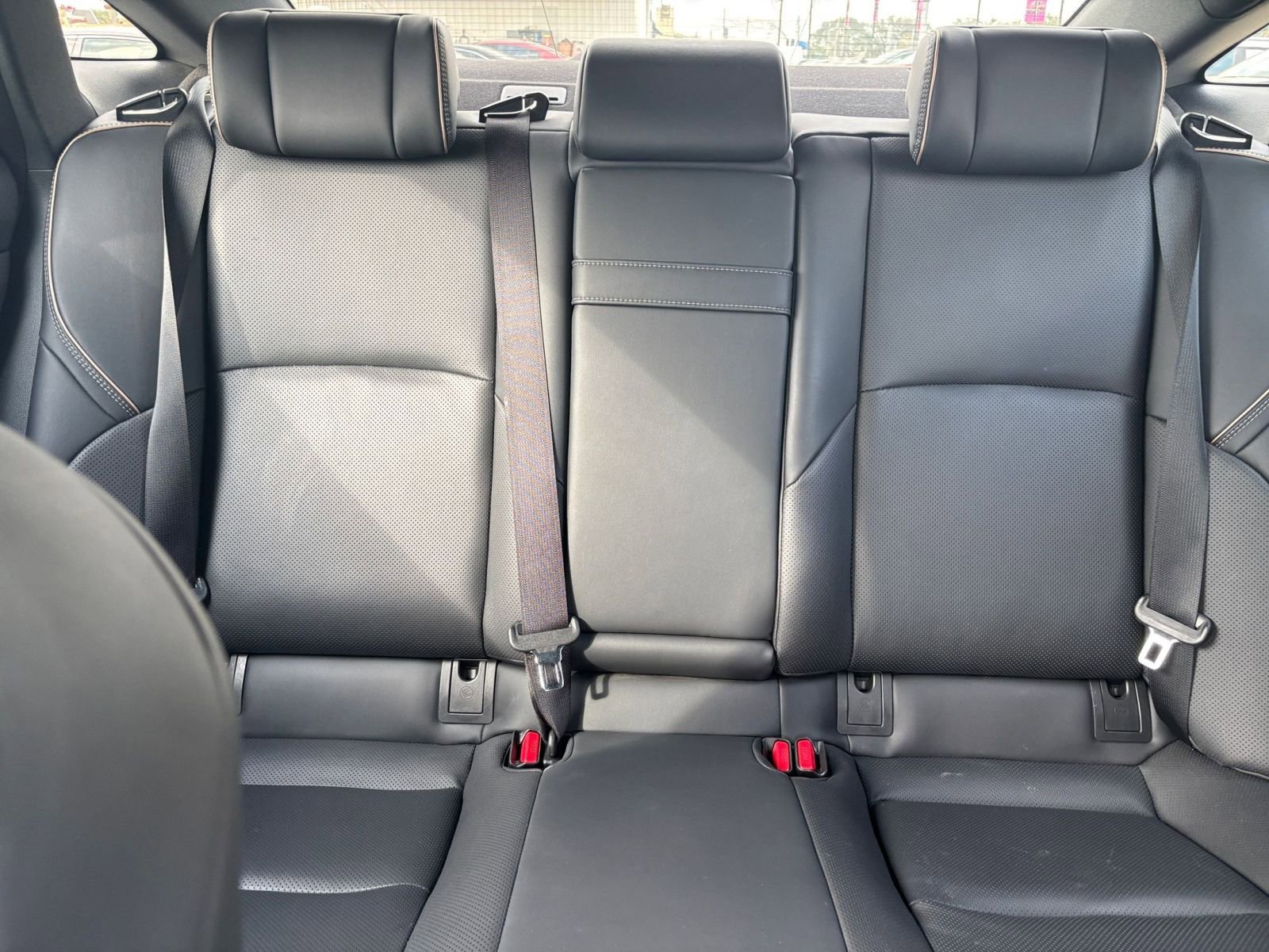 Used 2025 Toyota Crown XLE AWD/4WD image 37