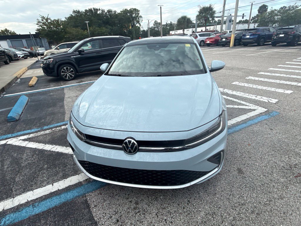 Certified 2026 Volkswagen Jetta SE FWD image 5