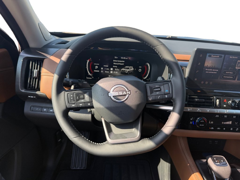 New 2026 Nissan Pathfinder Platinum FWD image 13