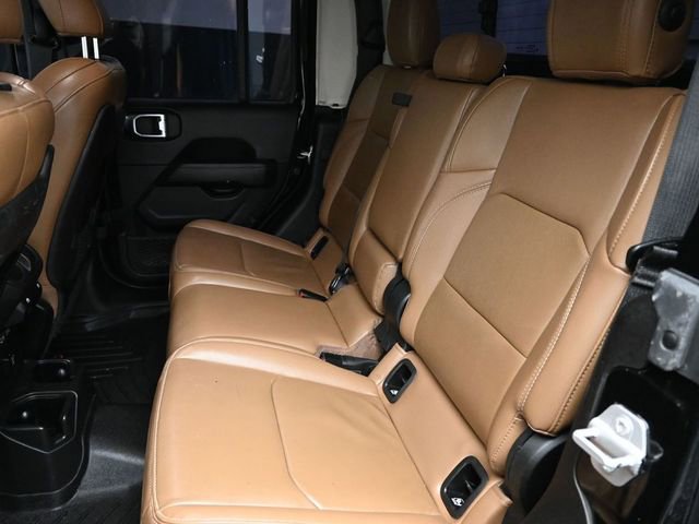 Used 2022 Jeep Gladiator Rubicon w/ Trailer Tow Package AWD/4WD image 17
