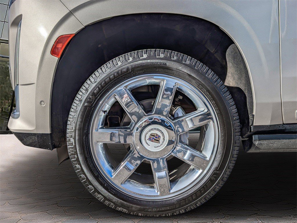 Certified 2022 Cadillac Escalade Premium Luxury Platinum image 12