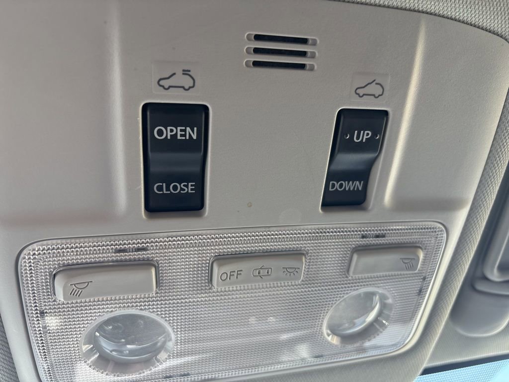 Used 2015 Toyota RAV4 Limited image 9