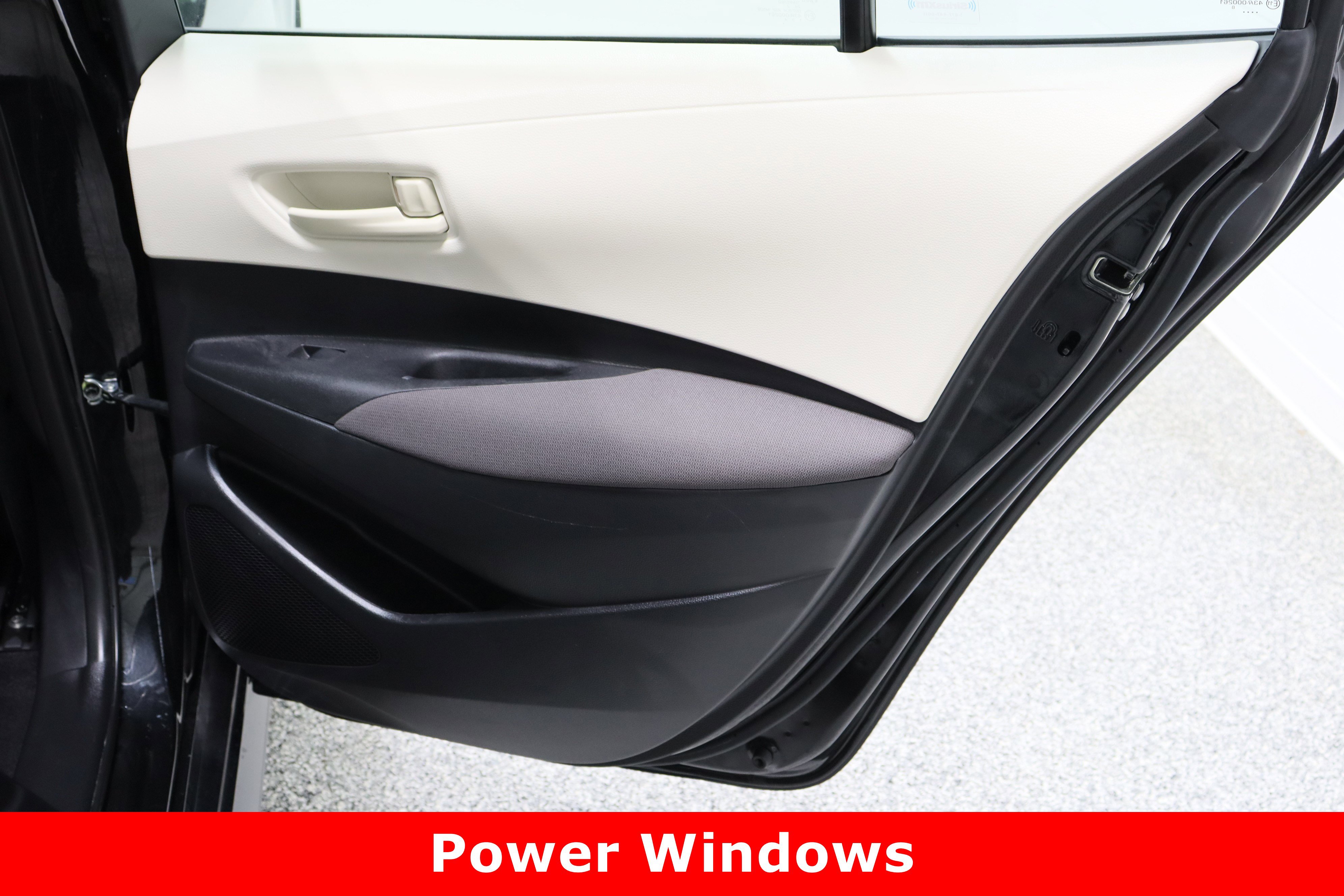 Used 2022 Toyota Corolla LE image 29