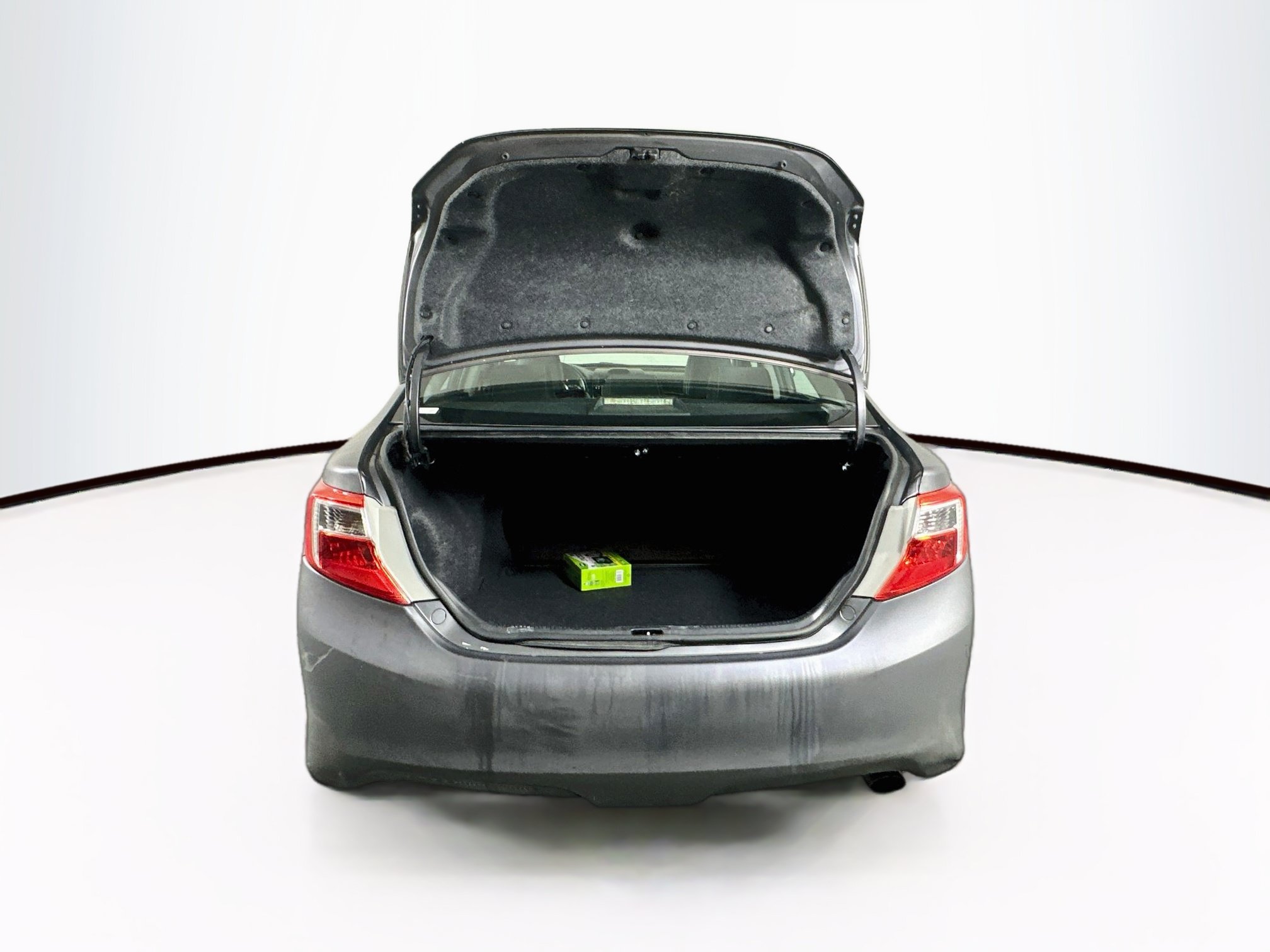 Used 2012 Toyota Camry SE FWD image 25