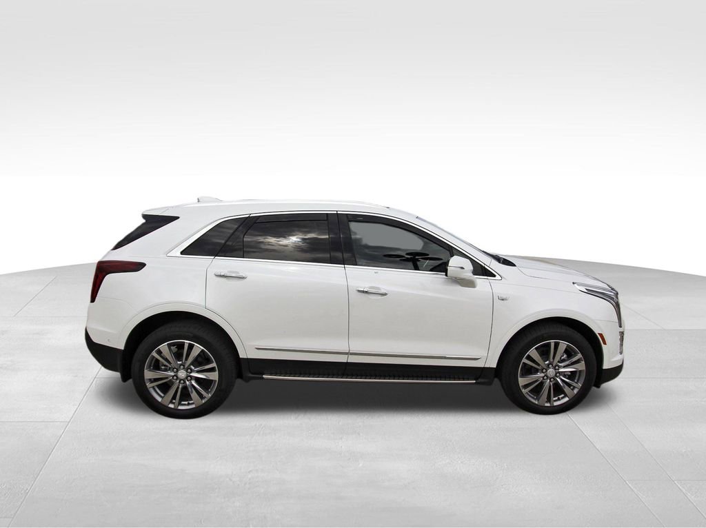 Used 2025 Cadillac XT5 Premium Luxury w/ Technology Package image 5