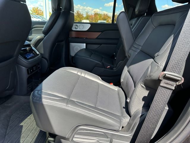 Used 2022 Lincoln Navigator Reserve w/ Equipment Group 201A image 16