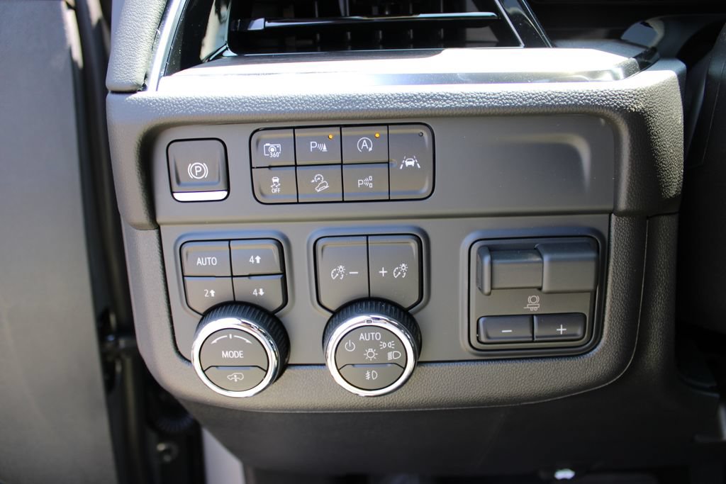 New 2026 Chevrolet Tahoe Z71 w/ Z71 Off-Road Package AWD/4WD image 16