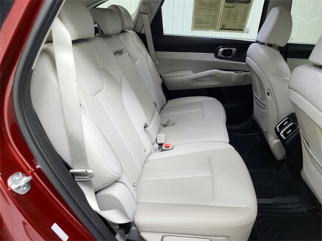 Used 2025 Kia Sorento S w/ Panoramic Sunroof Package image 36