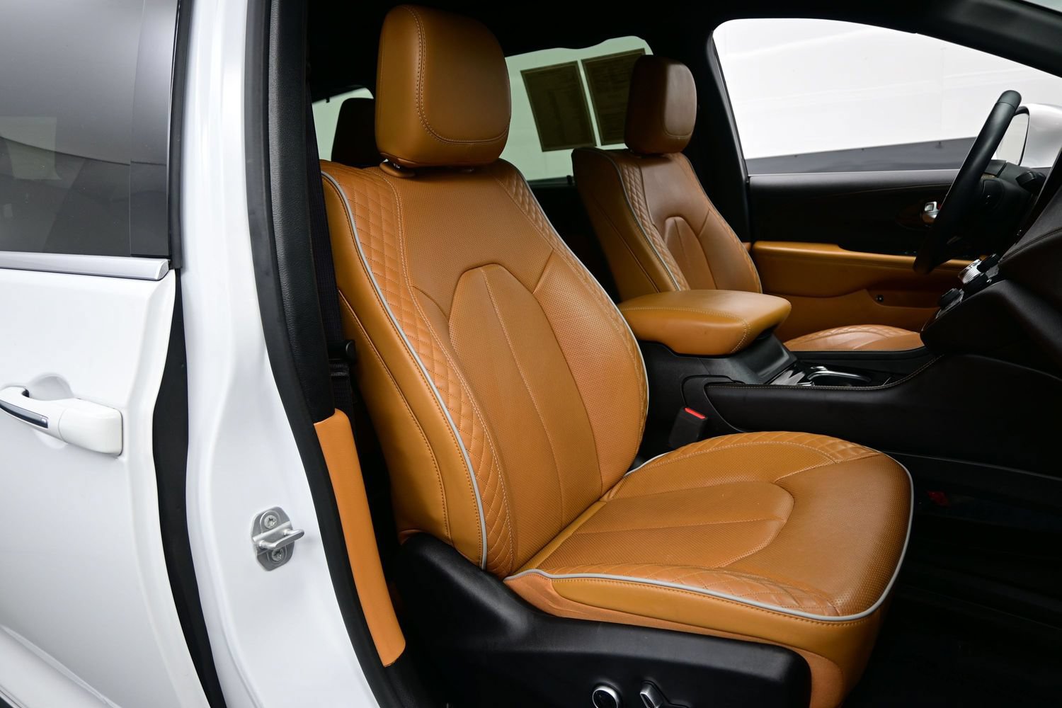 Used 2022 Chrysler Pacifica Pinnacle FWD image 13
