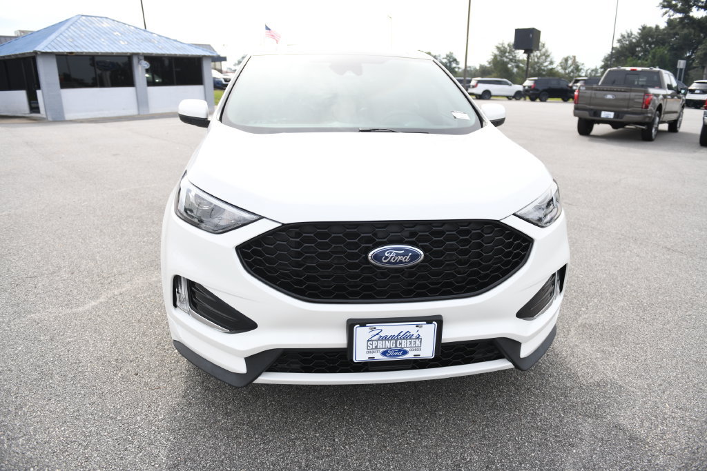 Used 2022 Ford Edge ST-Line w/ Class II Trailer Tow Package AWD/4WD image 5