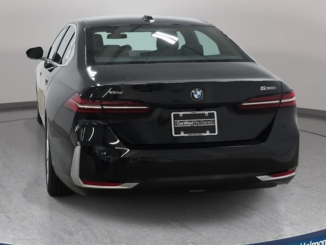 Certified 2024 BMW 530i xDrive w/ Convenience Package AWD/4WD image 6