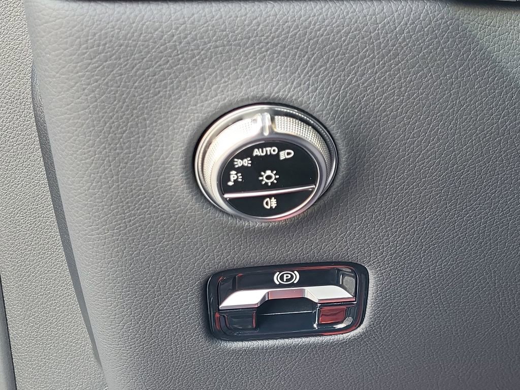 Certified 2025 Mercedes-Benz GLC 43 AMG 4MATIC image 22