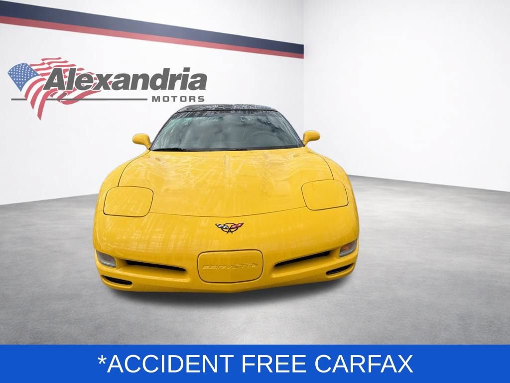 Used 2000 Chevrolet Corvette Coupe w/ Performance Handling Pkg RWD image 2