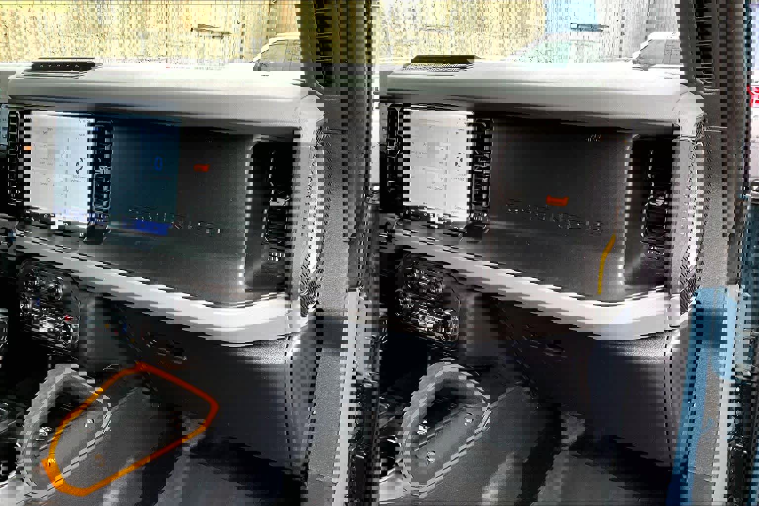 Used 2021 Ford Bronco Badlands image 18