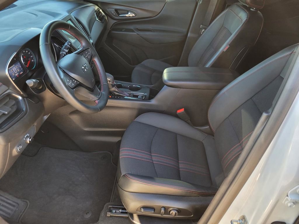 Used 2024 Chevrolet Equinox RS image 23