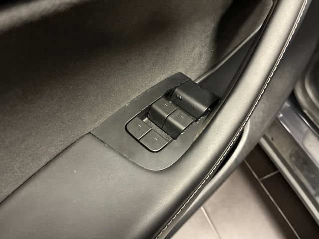 Used 2024 Tesla Model Y Long Range RWD image 13