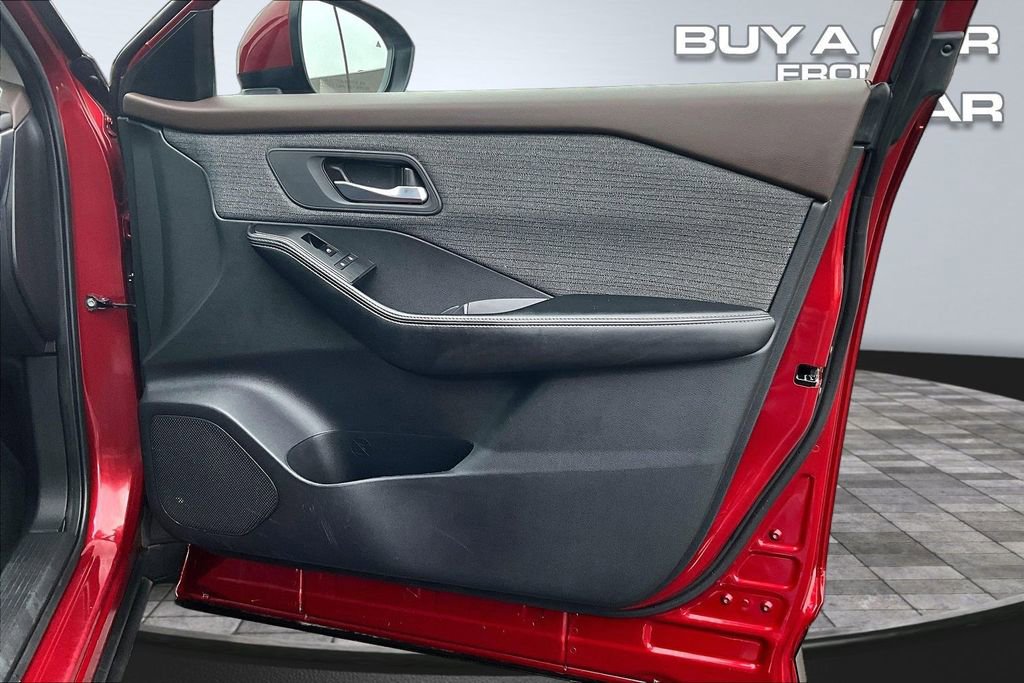 Used 2023 Nissan Rogue SV image 23