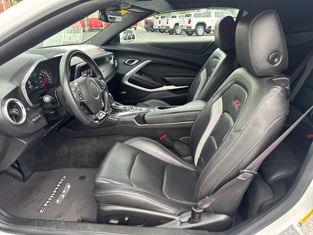 Used 2016 Chevrolet Camaro SS RWD image 9