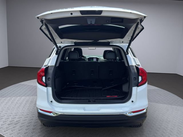 Used 2022 GMC Terrain SLT w/ Infotainment Package II AWD/4WD image 26